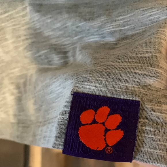 Nike graphic logo football‎ tee. Maybe worn once. - Picture 3 of 6